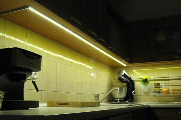 Jak oświetlić kuchnię bez okna