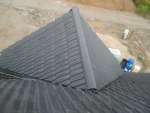 Wykończenie dachu dachówką cementową