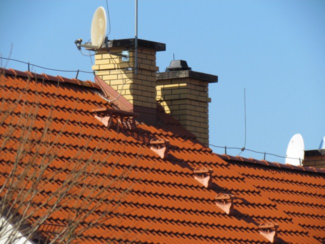 Jak montować antenę telewizyjną na dachu